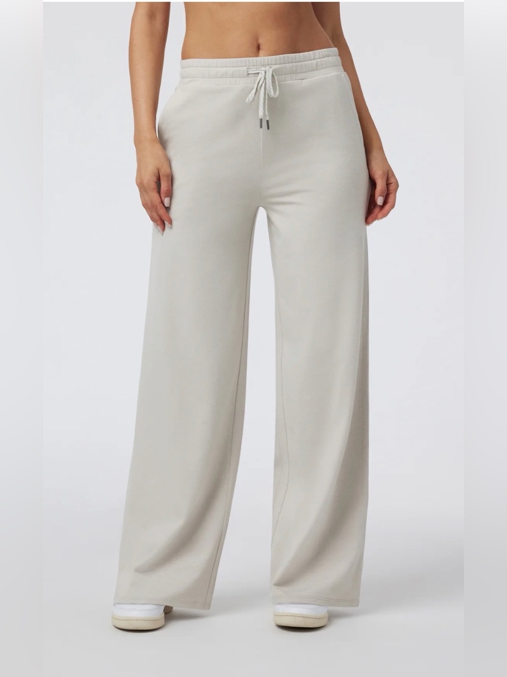 Vuori Halo Essential Wide Leg Pants in Ecru Heather in Small LONG